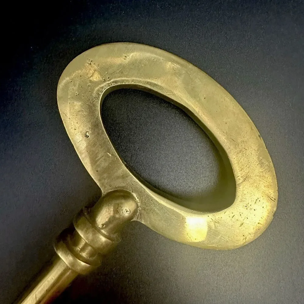 Vintage 14” Heavy Cast Brass Large Skeleton Heart Key Wall Hanging Decor